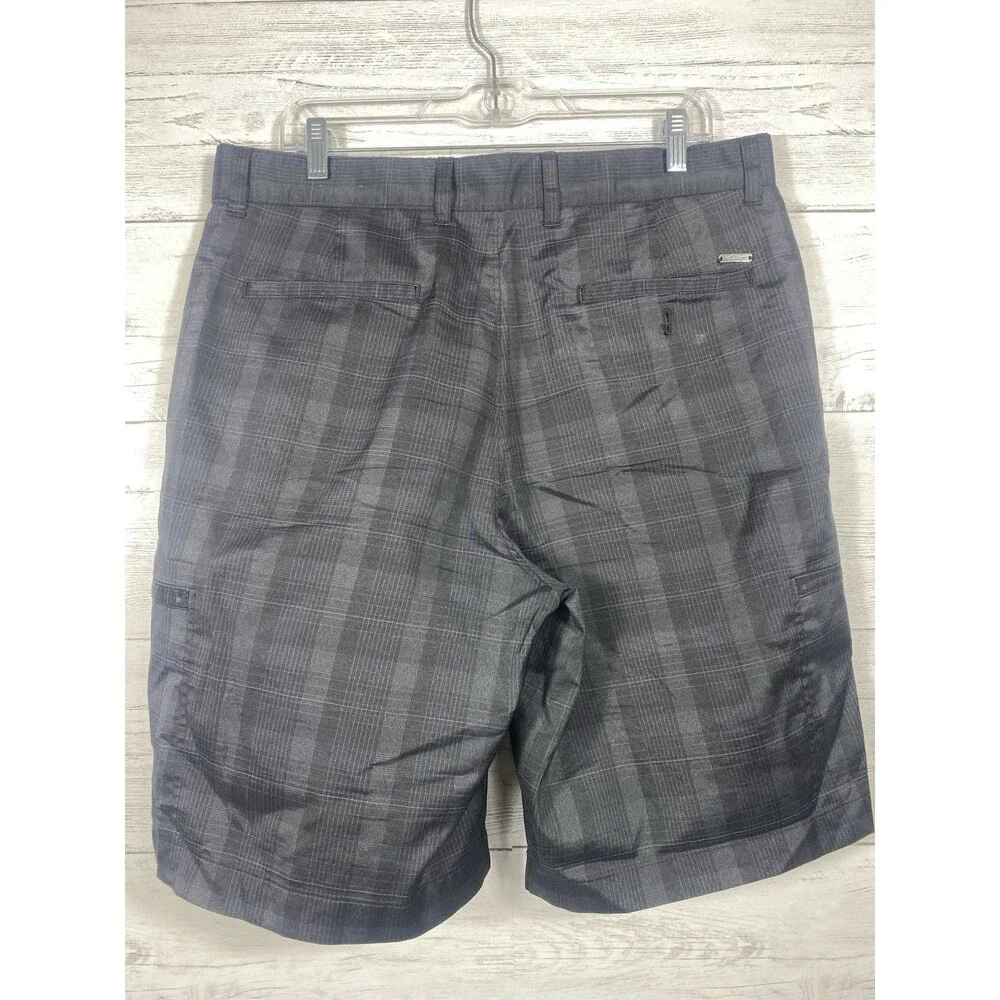 Greg Norman men's golf shorts size 34 chino flat front hybrid plaid casual
